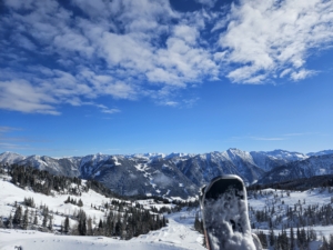 Aussicht aufs Alpenpanorama bei Sonenschein