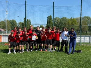 Fußball-Teams der Liebigschule nach Sieg U17