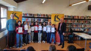 Preisverleihung nach der Mathematik-Olympiade mit Schulleiter Dirk Hölscher und Dr. Gunnar Martens, Jg. 5