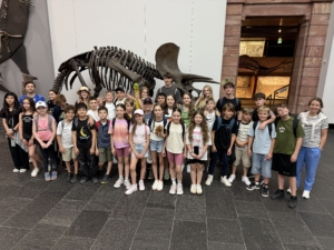 Die Klassen 5a und 5d im Senckenberg Museum 