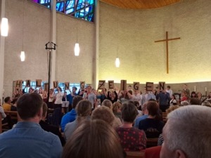 Szene beim Sommerkonzert der Instrumentalensembles in der Petruskirche