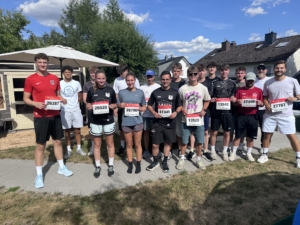 Teilnehmende aus den Sport-LK beim Marburger Nachtmarathon 2025 