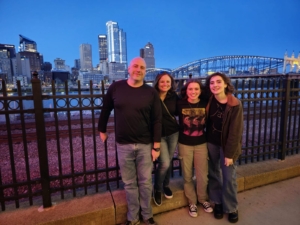 Sina mit Gastfamilie beim Ausflug in Pittsburgh
