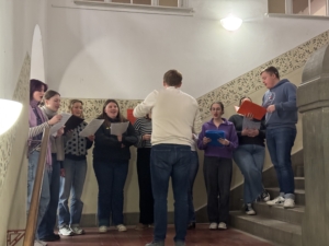 Der "Junge Chor" Daubringen unter Leitung von Dr. Florian Inge 