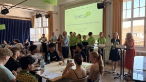 Eindruck vom Projekttag "Dialog" in der Aula der Liebigschule