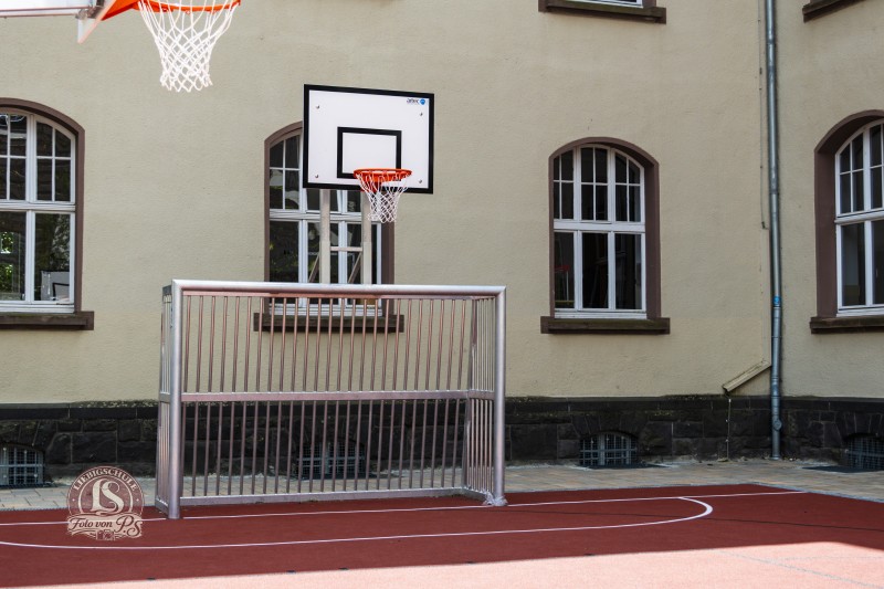Schulhof Lio