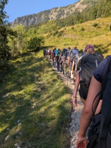 Auf einer Wanderung während der Alpenexkursion