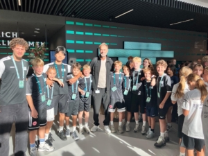 Das Team Lio mit Nationaltrainer Jürgen Klopp